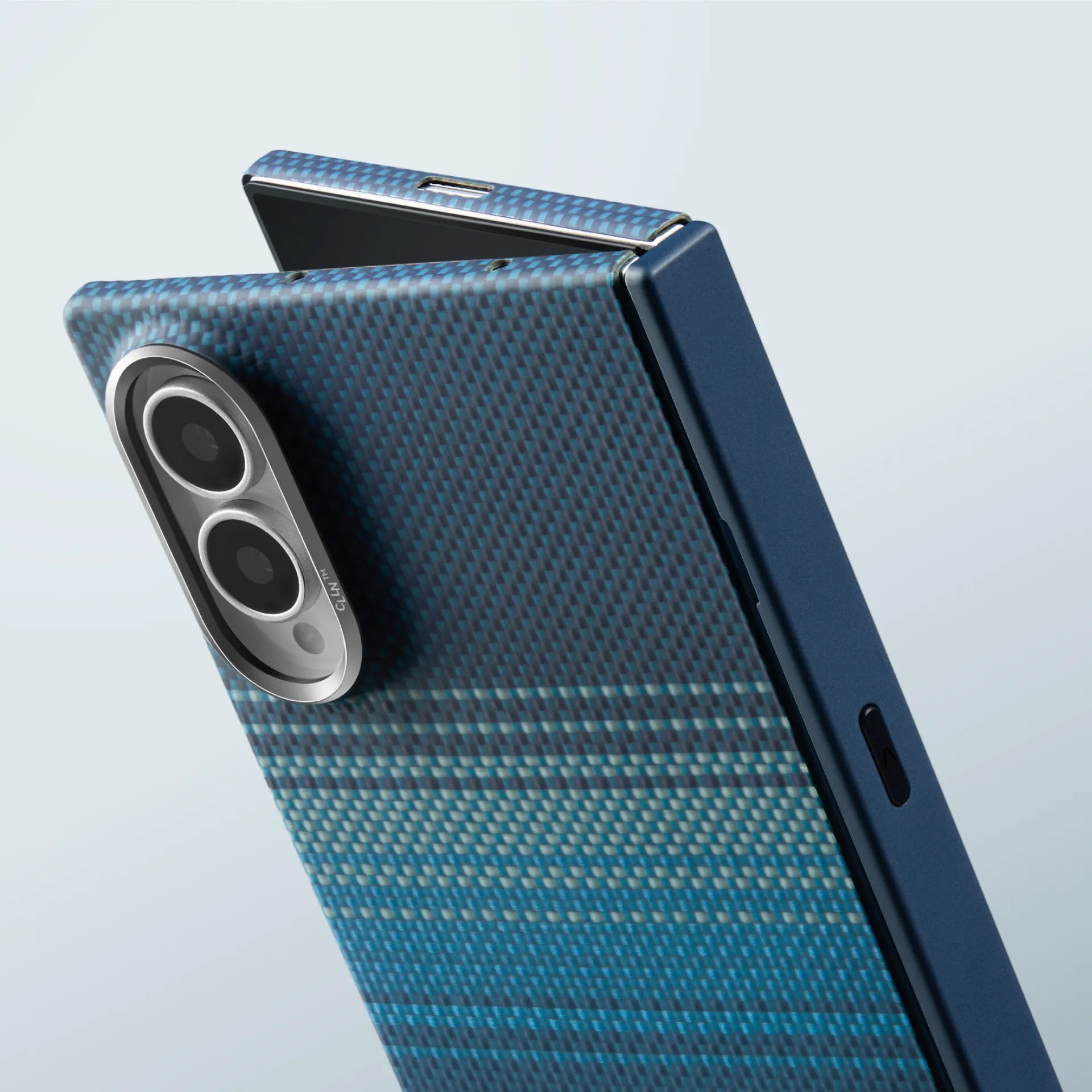 ヒンジガード。妥協なき折りたたみ ― Galaxy Z Fold8 / Flip8 ケース - 1