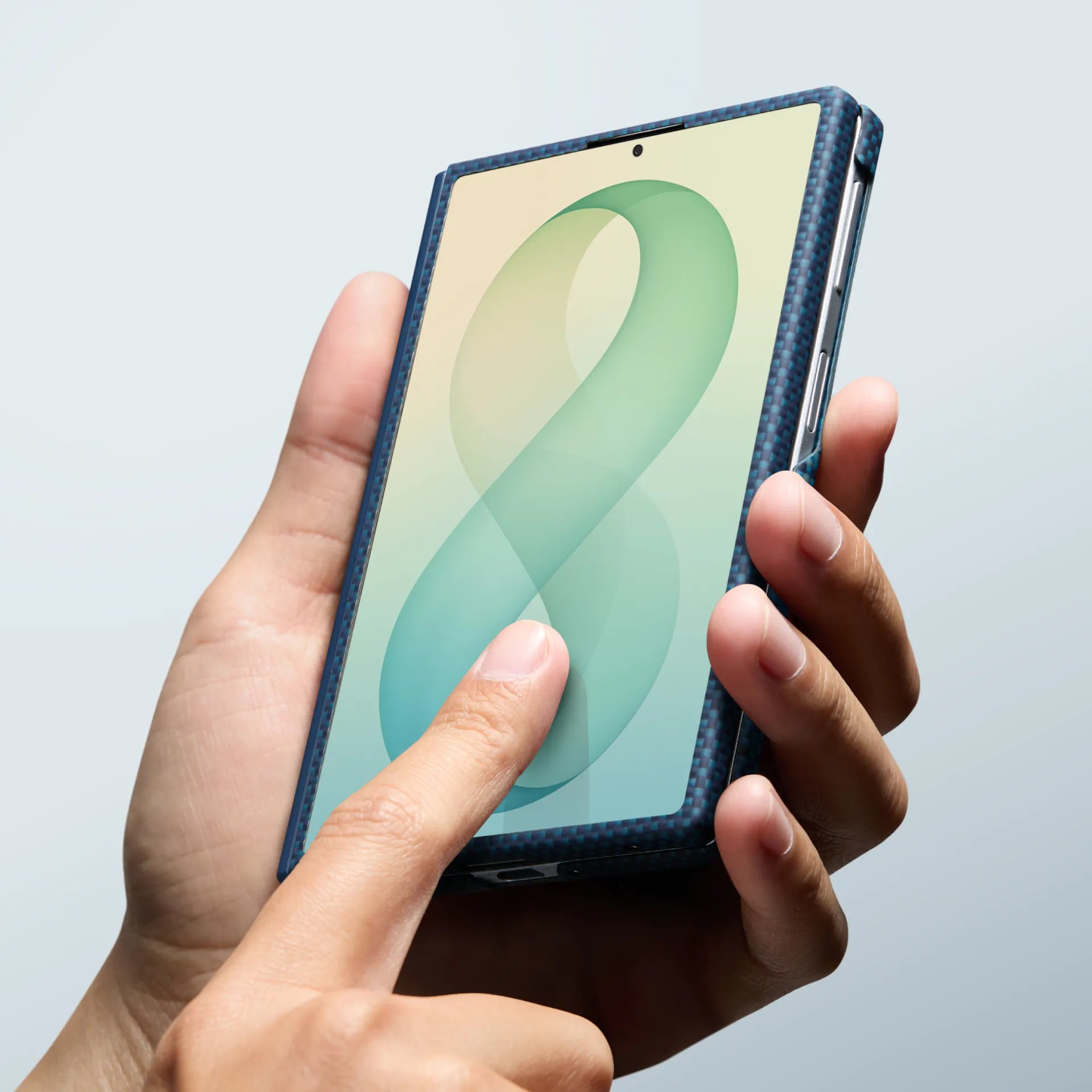 シームレスなフィット。澄みきった視界。 ― Galaxy Z Fold8 / Flip8 ケース - 1