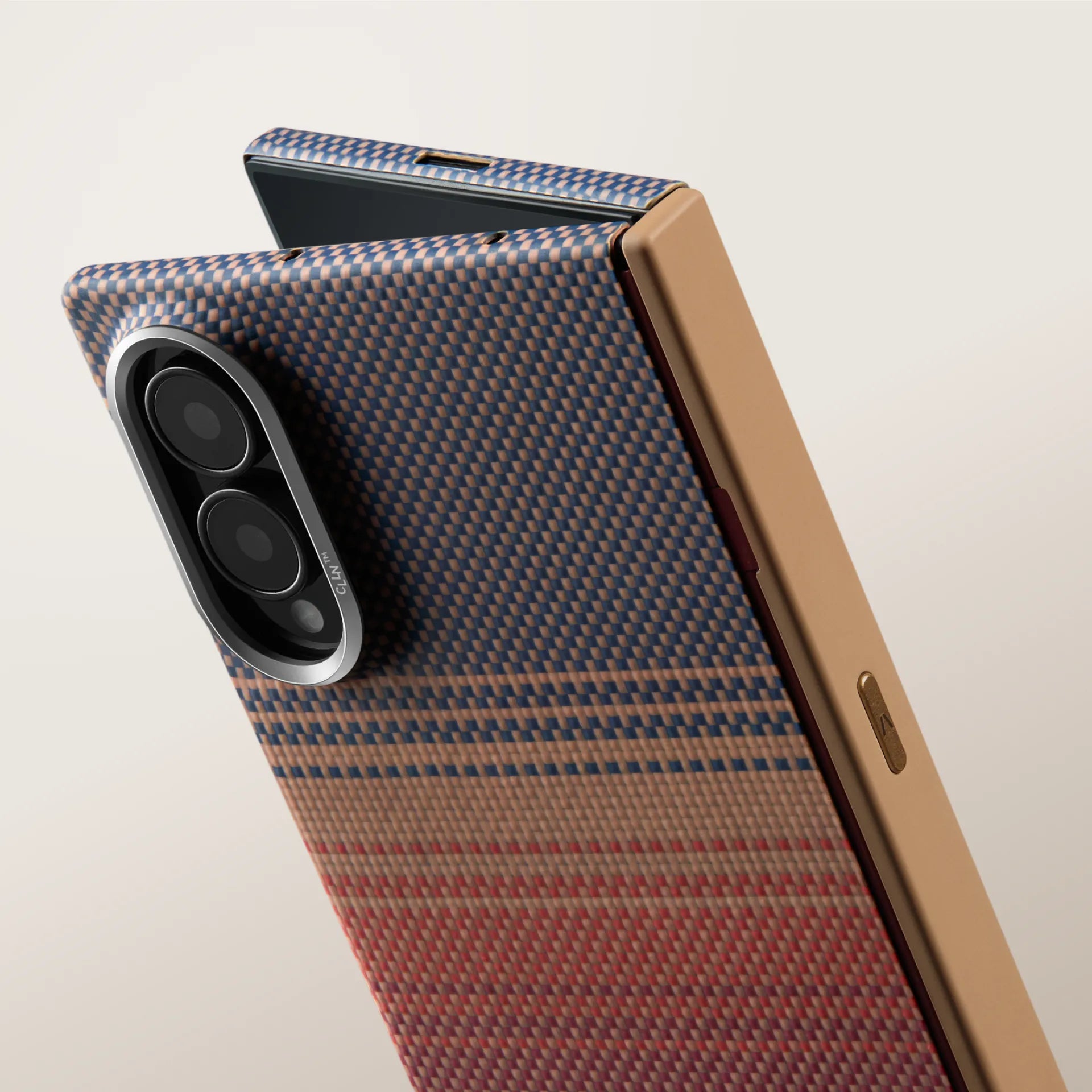 ヒンジガード。妥協なき折りたたみ ― Galaxy Z Fold8 / Flip8 ケース - 1