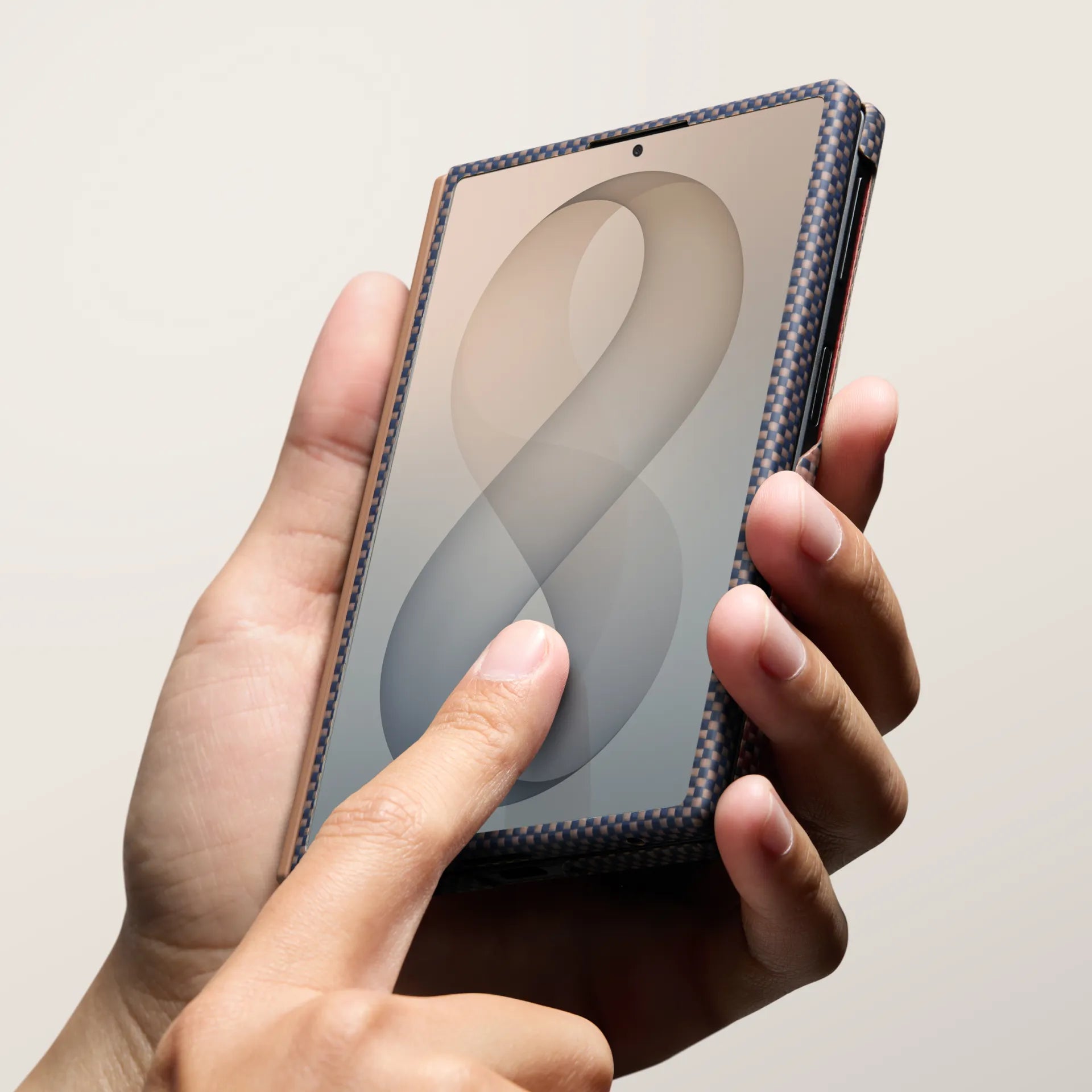シームレスなフィット。澄みきった視界。 ― Galaxy Z Fold8 / Flip8 ケース - 1