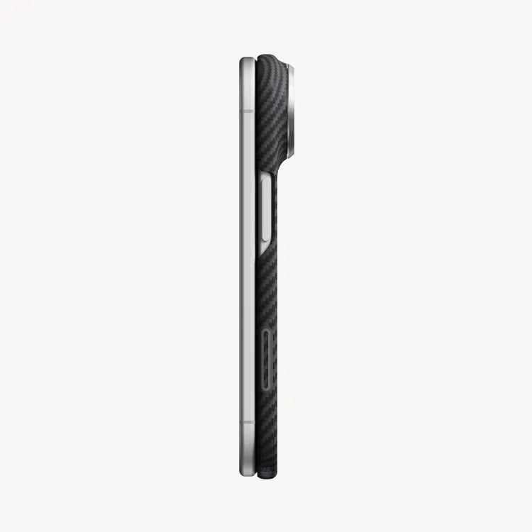 紙のように薄く、羽のように軽い ― Edge Case iPhone 18 - 1