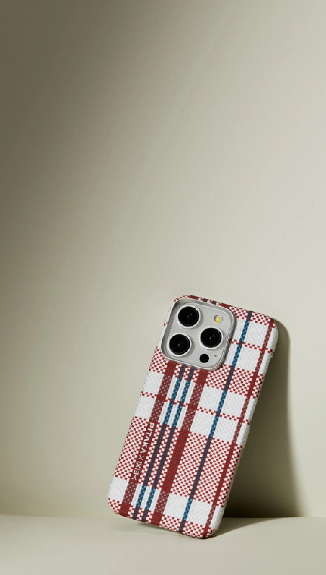Weaving+ | red-white-blue MagEZ Case 4 for iPhone 15 Series
