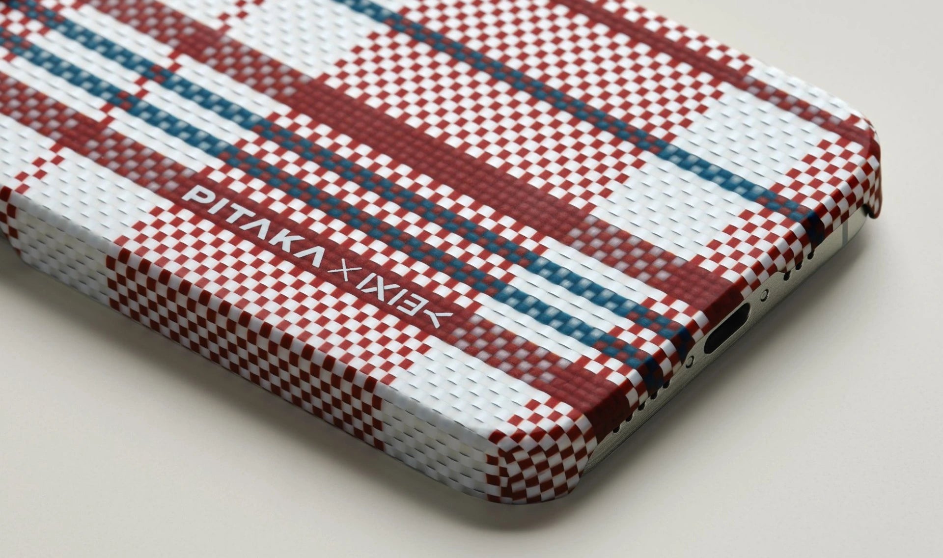 Weaving+ | red-white-blue MagEZ Case 4 for iPhone 15 Series