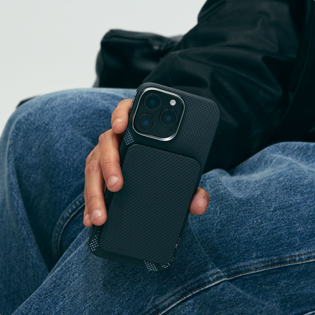 PITAKA × Re-TROS 浮織ケース