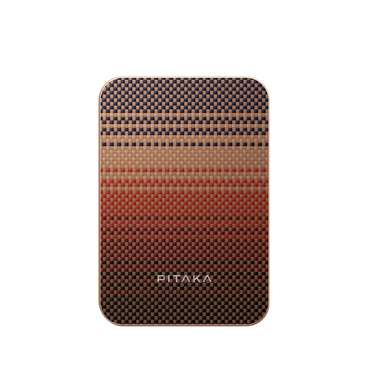 PITAKA アラミドファイバー モバイルバッテリー 5000mAh ポケットサイズのMagSafe・ワイヤレス充電に対応した「PITAKA