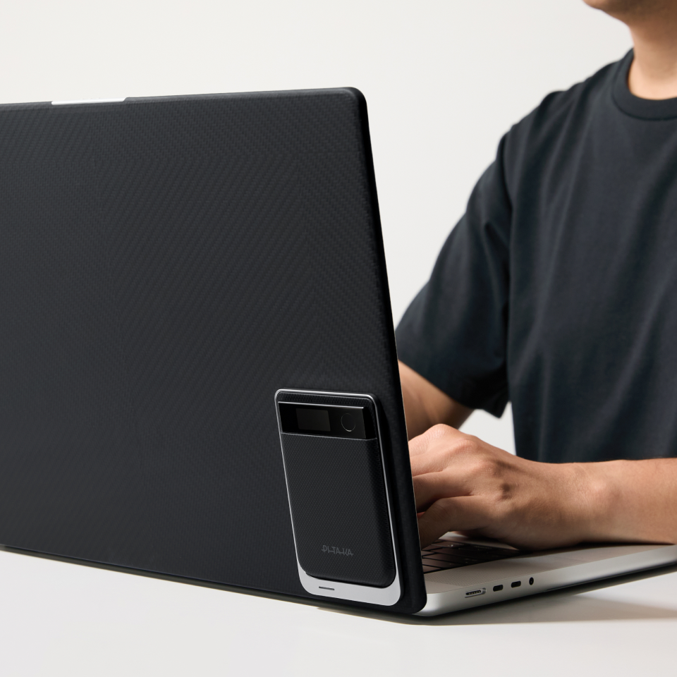 PITAKA アラミド繊維マグネット式ノートPCケース