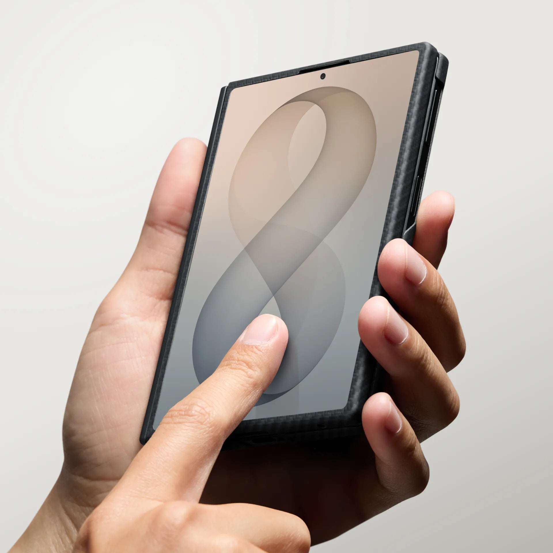 シームレスなフィット。澄みきった視界。 ― Galaxy Z Fold8 / Flip8 ケース - 1