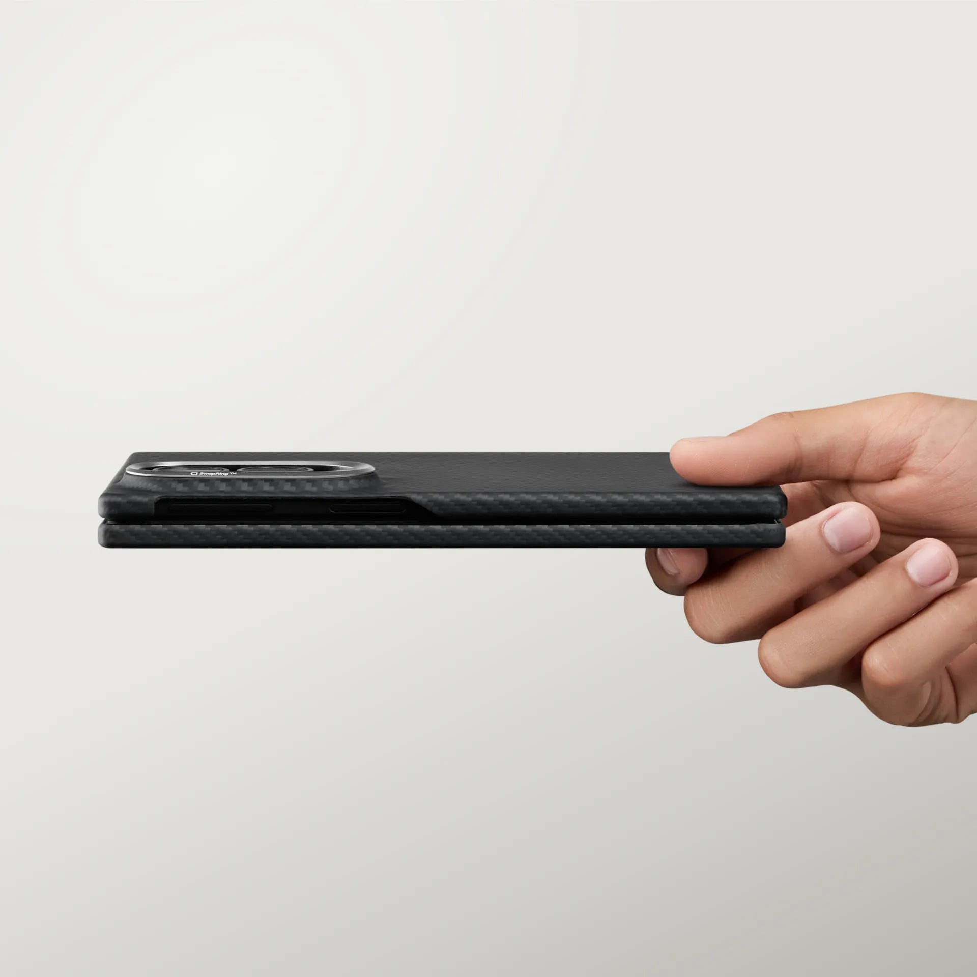 紙のように薄く、羽のように軽い ― Galaxy Z Fold8 / Flip8 ケース - 1