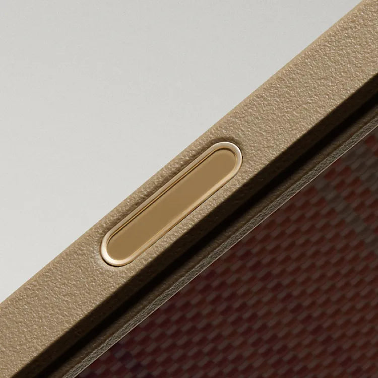 シームレスな静電容量式ボタン ― Cairn Case iPhone 18 - 1