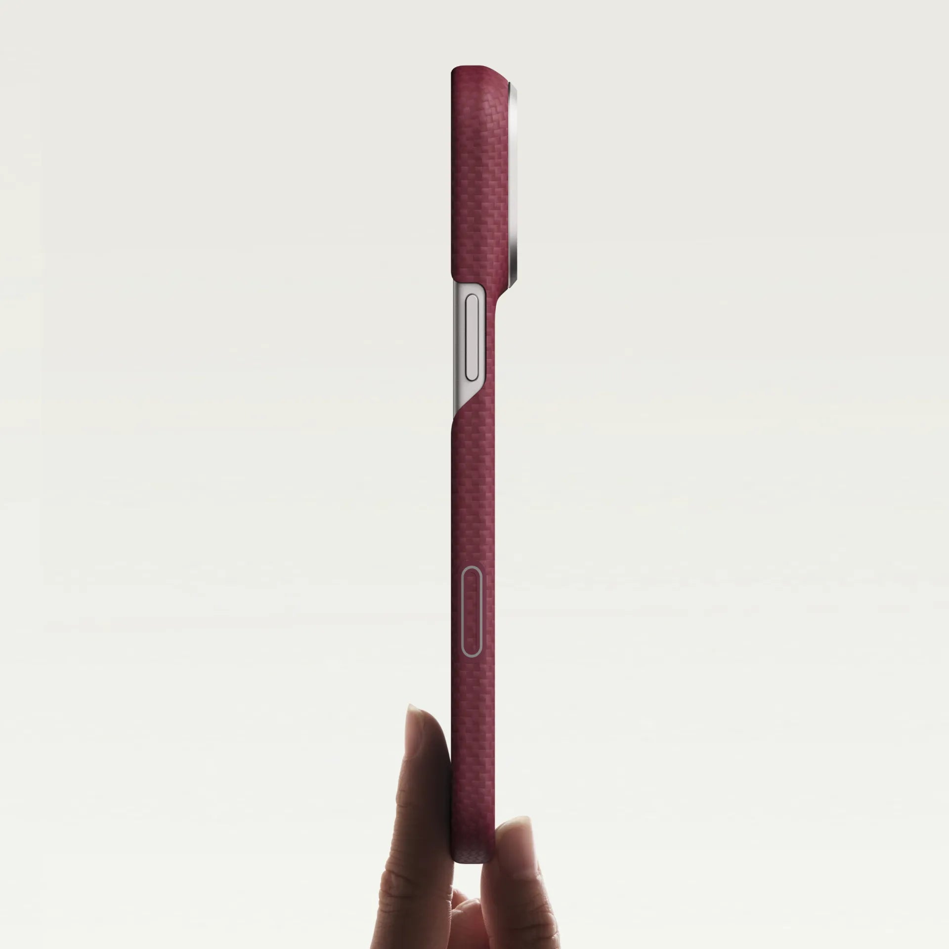 紙のように薄く、羽のように軽い ― Edge Case iPhone 18 - 1