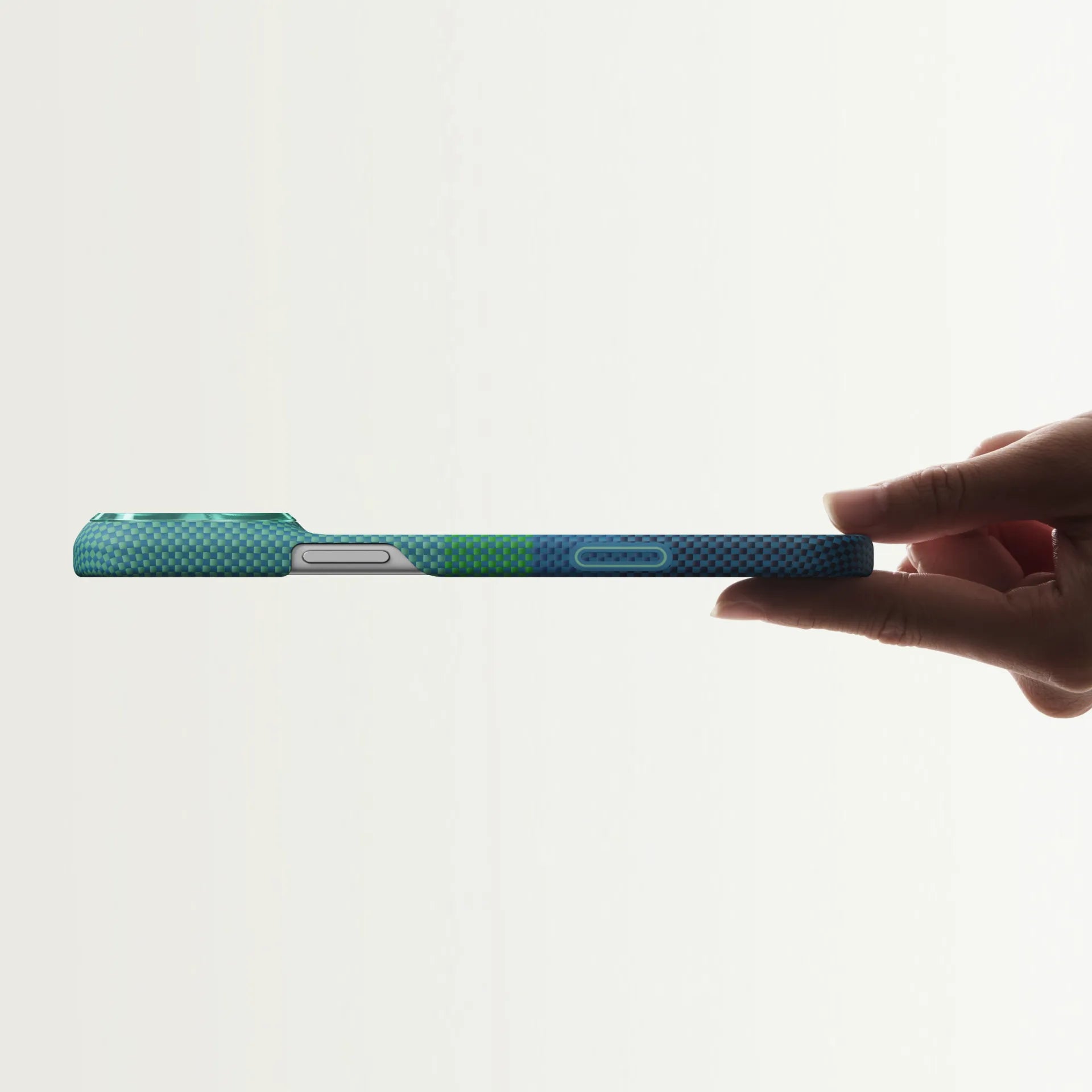 紙のように薄く、羽のように軽い ― Edge Case iPhone 18 - 1