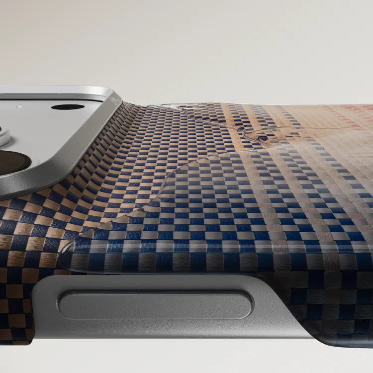 Mammoth Resin™ ― Edge Case iPhone 18 - 1