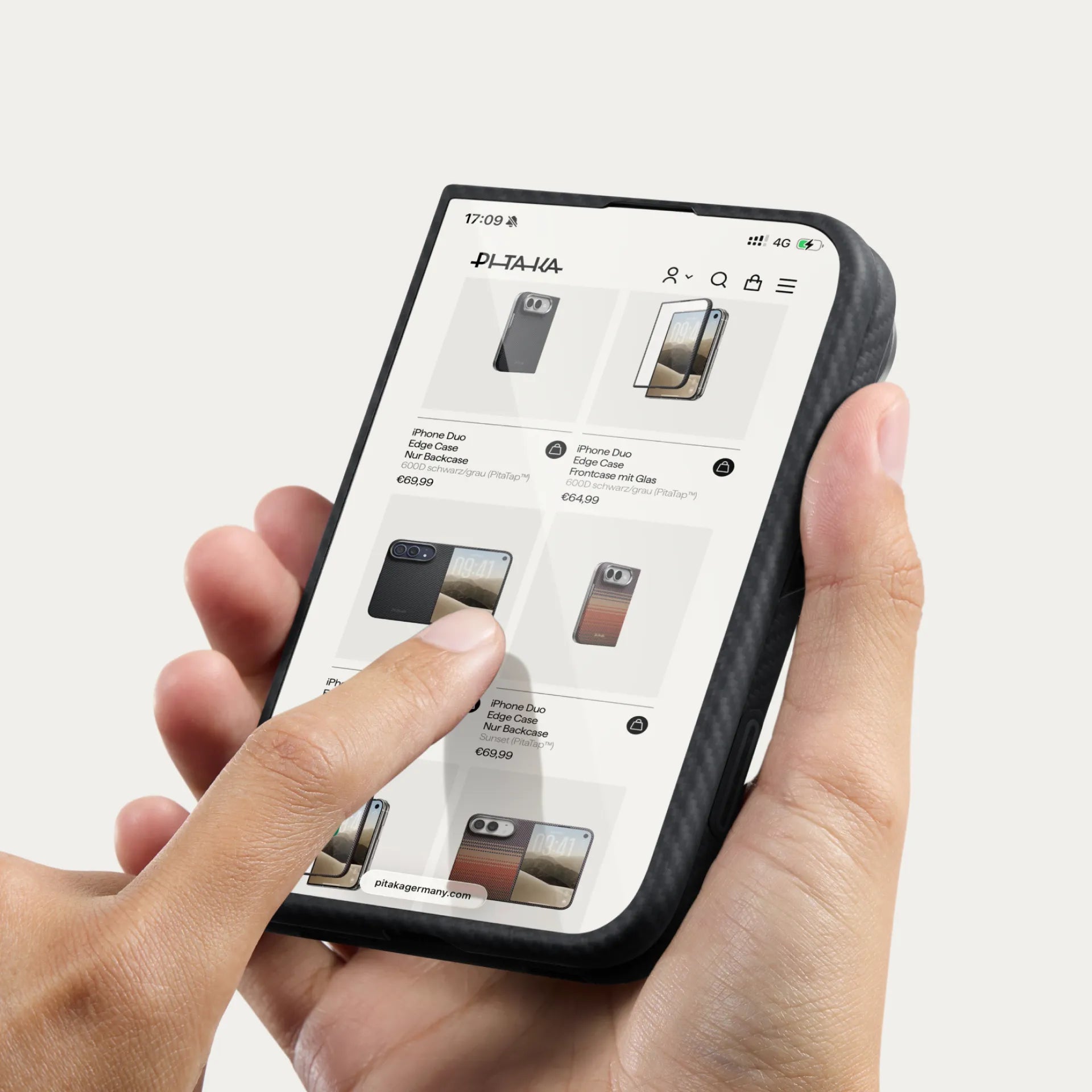 変わらない、タッチの心地よさ。 ― iPhone Duo ハーベストゴールド - 1
