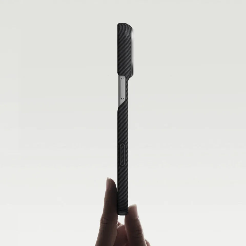 紙のように薄く、羽のように軽い ― Edge Case iPhone 18 - 1