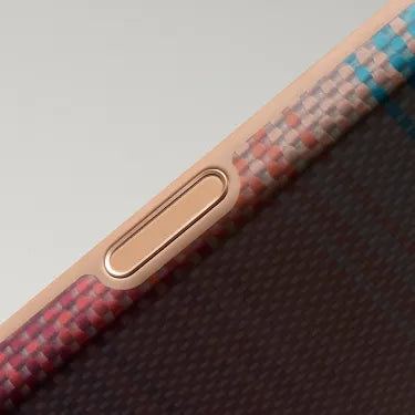 シームレスな静電容量式ボタン ― Summa Case iPhone 18 - 1