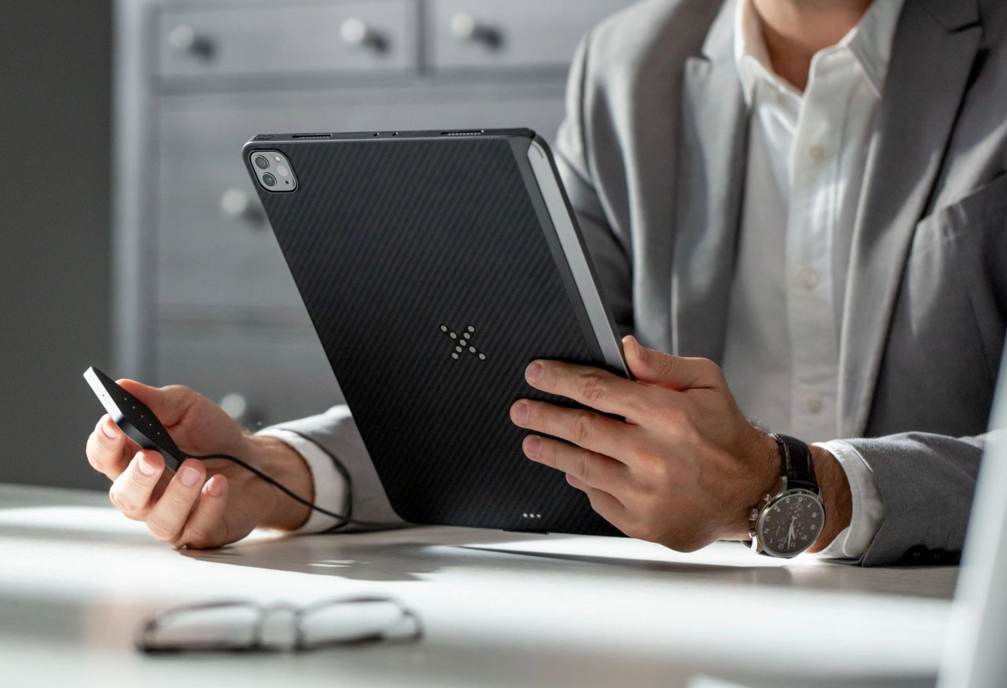 iPad Pro 2022/2021用充電ケース - PITAKA MagEZ Case Pro iPad Pro 2022/2021用充電ケース - PITAKA MagEZ Case Pro
