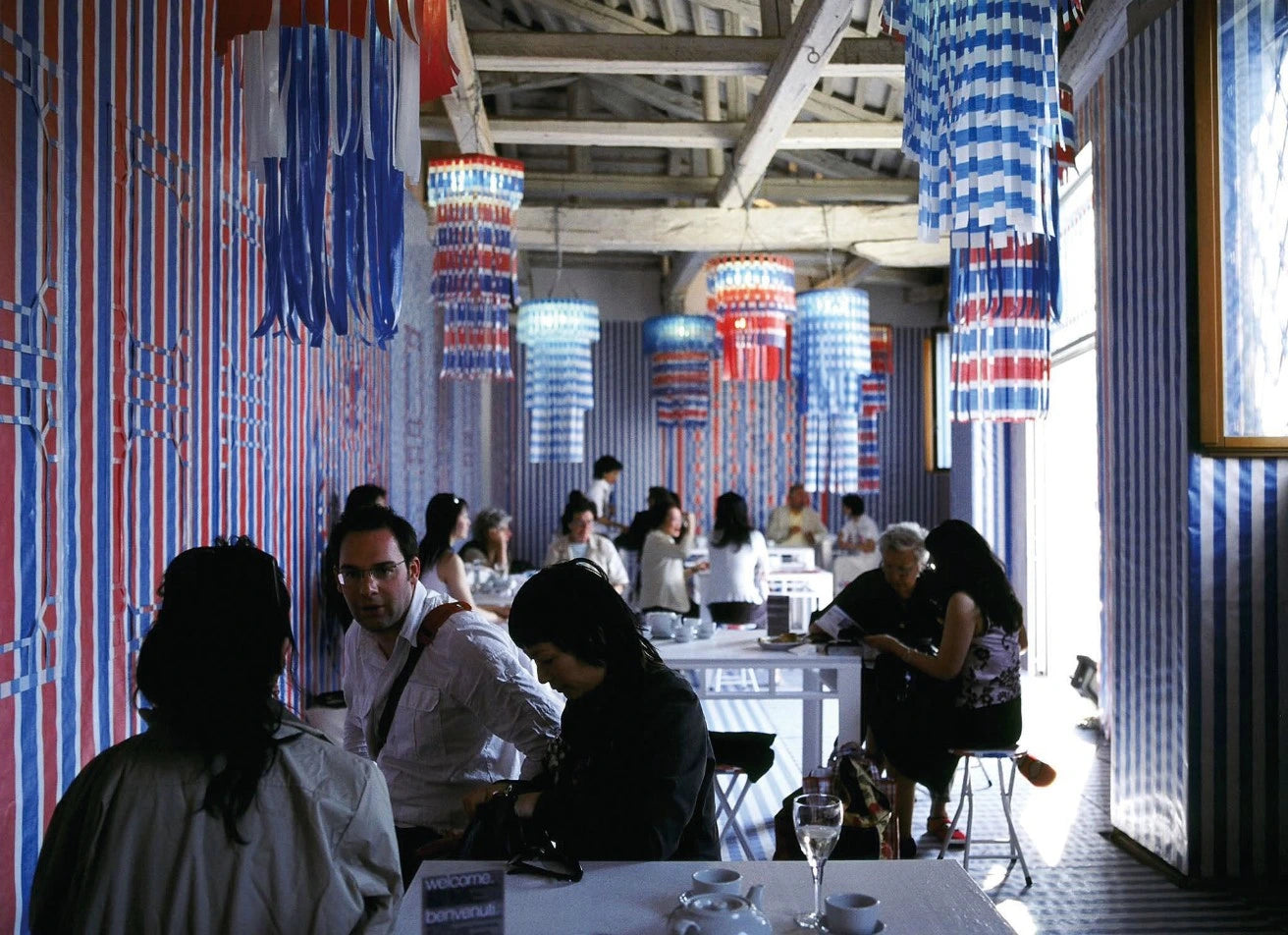 Weaving+ | red-white-blue MagEZ Case 4 for iPhone 15 Series